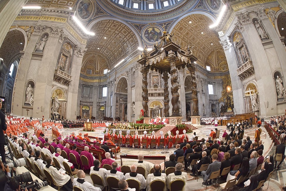 Vaticano, 29 giugno 2016: Messa benedizione Palli e solennità dei santi apostoli Pietro e Paolo - Panoramica basilica