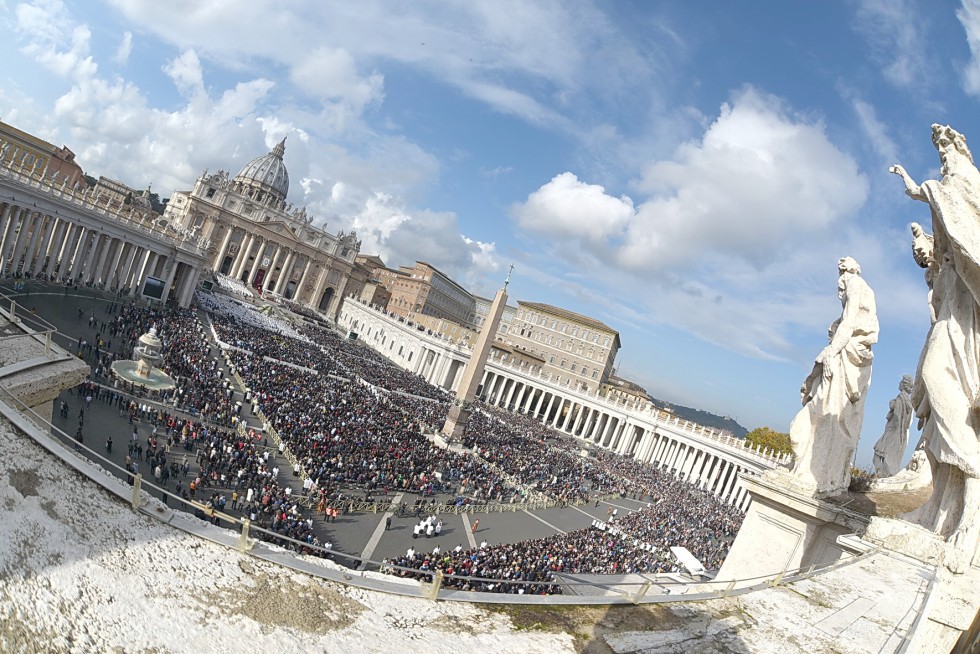 Vaticano, 20 novembre 2016: Papa Francesco celebra messa chiusura Porta Santa - panorama