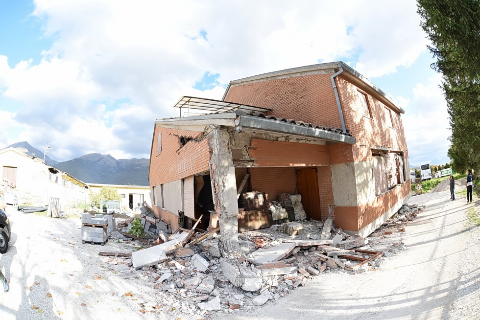 Norcia, 2 novembre 2016: terremoto - casa crollata