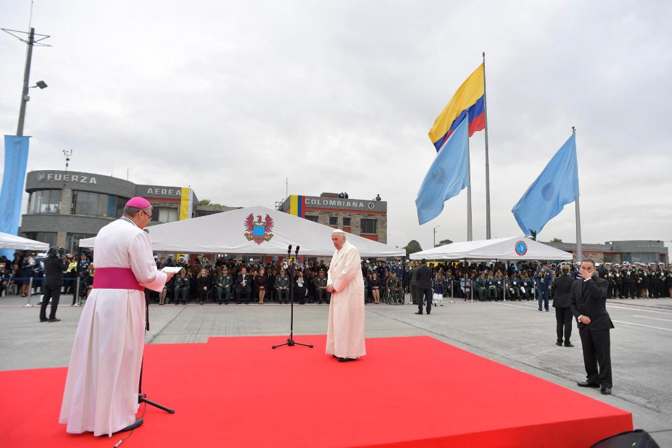 Viaggio Apostolico del Santo Padre In Colombia (6-11 settembre 2017) – 08-09-2017 Aeroporto di Catam saluto reduci