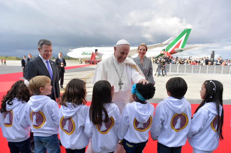 Bogotà, 6 settembre: l'arrivo di Papa Francesco in Colombia