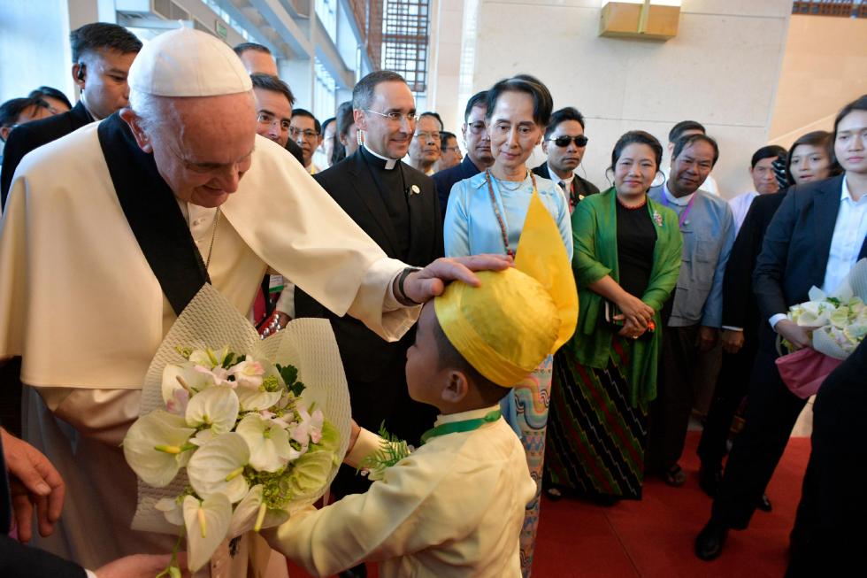 Nay Pyi Taw, 28 novembre: Viaggio Apostolico in Myanmar e Bangladesh (26/11 – 2/12), Papa Francesco incontra le Autorità e il Corpo Diplomatico