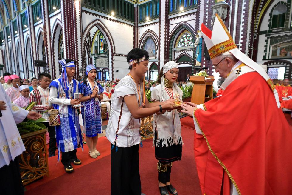 Yangon, 30 novembre : Viaggio Apostolico in Myanmar e Bangladesh (26/11 – 2/12), Papa Francesco celebra la Santa Messa con i giovani nella Cattedrale di St. Mary