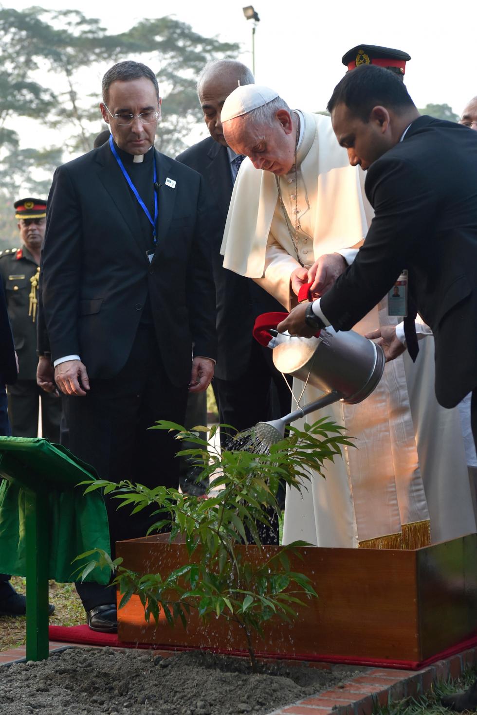 Savar, 30 novembre : Viaggio Apostolico in Myanmar e Bangladesh (26/11 – 2/12). Papa Francesco visita il 